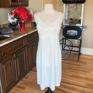 Vintage Ivory Lacy Nylon Full Slip Womens 34 Tall